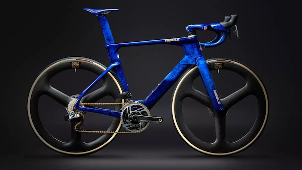 Ribble’s Ultra SL R 125 finished in Sapphire Blue Marble with Gold Leaf