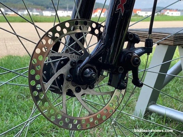The Pros and Cons Between Hydraulic and Mechanical Disc Brakes