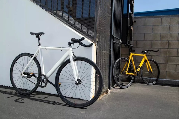 Commuter bikes perfect relaxed carbon frame
