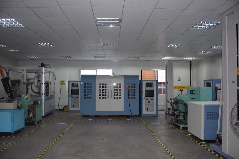 ISO-4210 carbon frames lab room