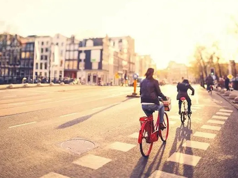 Dutch government plans to allow 100,000 people to cycle to work by 2025
